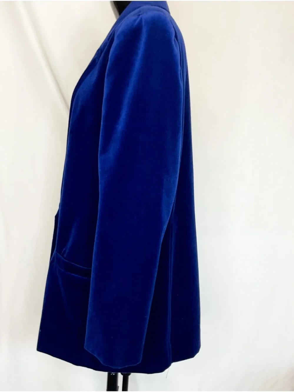 Women's Velvet Longline Blazer Jacket - Royal Blue - Picture 4 of 14
